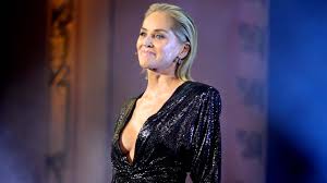 The mysterious catherine tramell (sharon stone), a beautiful crime novelist, becomes a suspect when she is linked to the brutal death of a rock star. Sharon Stone Recreates Basic Instinct Scene 27 Years After Film S Release Entertainment Tonight