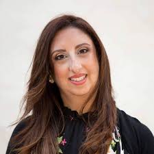 Meet Sandra We welcome