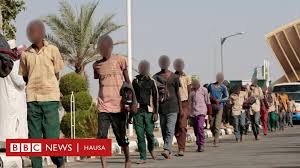 Wani hari da aka kai a harabar majalisar dokokin amurka da ke washington dc ya yi sanadin mutuwar dan sanda guda tare da raunata wani wanda ake yi wa wata mota ta afkawa shingen tsaron da aka kafa kafin daga bisani direban ya far wa jami'an da wuka, a cewar 'yan sanda. É—aliban Makarantar Sakandaren Kankara Sun Isa Katsina Bbc News Hausa