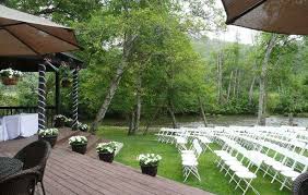 Southern Oregon Wedding Venue With Images Oregon Wedding Wedding Venues Oregon Outdoor Bride