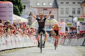 Největší a tradičně nejkvalitněji obsazený cyklistický závod na českých silnicích mění svůj název. Czech Tour Se Meni Na Sazka Tour Tojesenzace Cz
