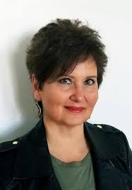 IN TIME : Burchell, Donna Ross: Amazon.ca: Books