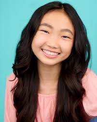 Sarah Anne's Instagram, Twitter & Facebook