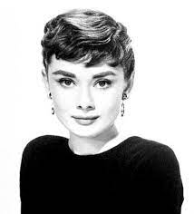 È per esempio intramontabile il meraviglioso pixie cut di audrey hepburn. 15 Good Audrey Hepburn Pixie Cut Pixie Cut Haircut For 2019
