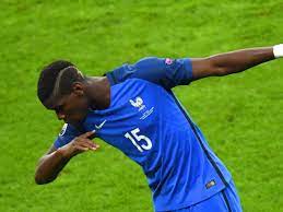 Antonio rudiger and paul pogba were involved in a bizarre incident at the euros germany defender rudiger looked to direct a bite into france star pogba's back in truly bizarre scenes, rudiger was caught on camera moving in towards pogba's back and. Pogba Vergleicht Dab Jubel Mit Hotline Bling Von Antoine Griezman