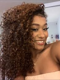 Tem Um Loirinho De Franja E Um Pretinho De Reggae Dread