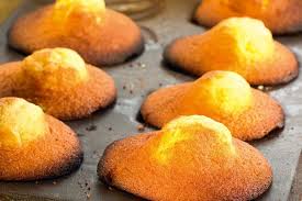 La Recette Pour Faire Des Madeleines Moelleuses Est Facile Suivez Nos Astuces Desserts Gateaux E Recette Madeleine Facile Madeleine Facile Recette Madeleine