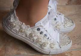 wedding converse trainers with crystals, lace & pearls. Wedding trainers,  wedding converse, brid… | Wedding tennis shoes, Converse wedding shoes,  Wedding shoes lace