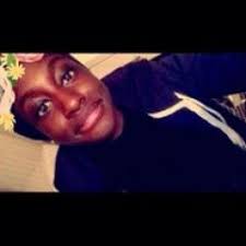 The Adidas pants green with buttons pressure brought by Nancy McKenna  (Jessica Alba) in the Los Angeles series : Bad Girls