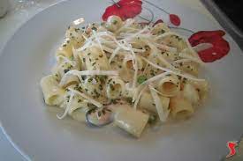 Le paste in bianco sono la giusta alternativa alla classica pasta al sugo. Ricetta Pasta In Bianco Pasta Pasta In Bianco