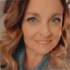 Amanda Munsey's Instagram, Twitter & Facebook