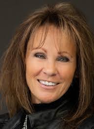 Liz Packard's Instagram, Twitter & Facebook