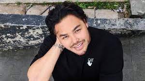 The audience size of ivan_gunawan is n followers. Ttp1hyukvxevqm