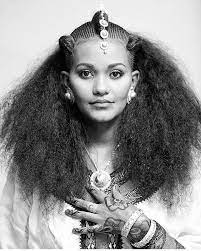 Traditional Bridal Hair And Jewellery From Ethiopia Eritrea Eastafrican Habesha J316photographic Ambessawed Tribal Hair African Hairstyles Ethiopian Women