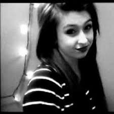 Robyn Sutton ⚓ (@robynemily_rose)