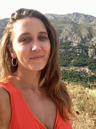 Camilla Sutherland's Instagram, Twitter & Facebook