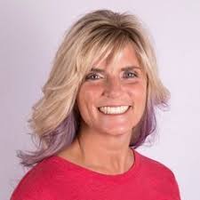 Wanda Robertson's Instagram, Twitter & Facebook