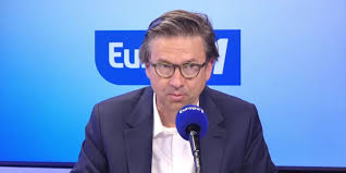 Photo Doubler le salaire des professeurs en ne remplaant aucun ...