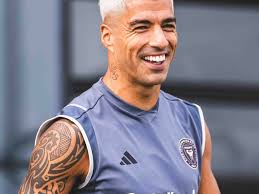 Luis Suárez sorprendió con su nuevo look en Inter Miami: apareció "a lo De  Paul" con el pelo platinado