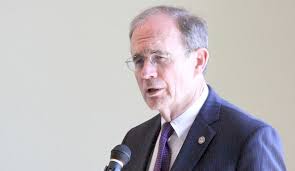 OPINION: Salter carries the hose for Hosemann