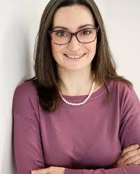 Ellen Bouchard's Instagram, Twitter & Facebook