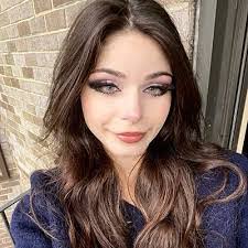 Cecilia Conn's Instagram, Twitter & Facebook