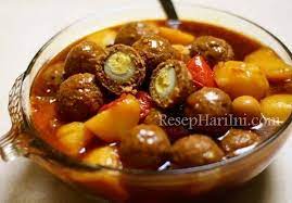 Semur pedas telur ceplok bahan: Resep Semur Bola Bola Daging Isi Telur Puyuh Maknyusss