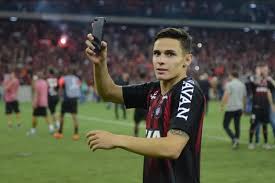 Raphael veiga, 25, aus brasilien se palmeiras são paulo, seit 2016 offensives mittelfeld marktwert: Retornando Ao Palmeiras Raphael Veiga Se Despede Do Athletico Fizemos Historia A Gazeta