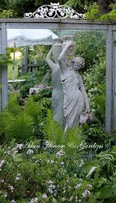 Martha S Garden In June Statue De Jardin Jardins Et Miroir Jardin