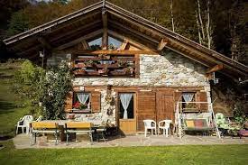 93 case a partire da 60.000 €. Baita In Montagna Subito It Arredamento Baita Di Montagna Casa Rustica Case Di Legno