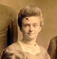 Rachel Erb's Instagram, Twitter & Facebook