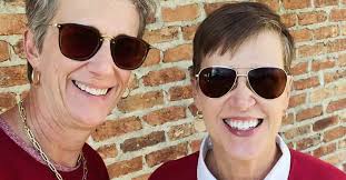 Celebrating & having fun w/ Ann-Ashton Strickland at the Montgomery Art  Guild's Members Show tonight!