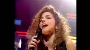 Creo en el amor pero sin condiciones. Oye Mi Canto Hear My Voice English Version Von Gloria Estefan Laut De Song