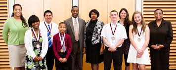 He married candy carson in 1975, and they had three children together, murray, benjamin jr. Alumnus Ben Carson Honors Young Scholars Shares Wisdom With Graduating Doctors Yalenews