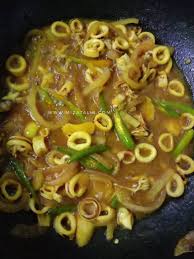 Chinese congee, enak dimakan bersama ayam kukus halia dan cakoi. Sotong Masak Kunyit Miza Talib