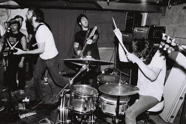 HARDCORE EARTHQUAKE ft. LOMA PRIETA (USA) + Hexis (DK) + Violence (DK)