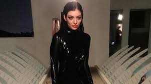 Jan 08, 2021 · the romantic buzz between kendall jenner and harry styles kicked off in 2013, when they were spotted grabbing dinner together in hollywood, but even at that time, these two played it cool. Not Throwing Shade At Kendall Jenner Harry Styles Lorde Entertainment News The Indian Express