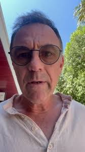 Sean Hillman's Instagram, Twitter & Facebook