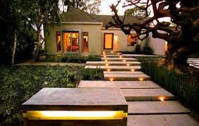 Get A Perfect Beauty With The Best Landscape Lighting Design Ideas Walkway Modern De Garden Lighting Design Outdoor Lighting Design Landscape Lighting Design