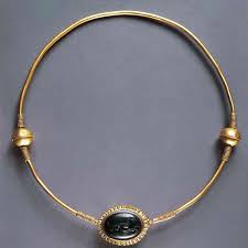 You can immortalize your children's favorite piece of art into this special jewelry, which is a great way to record the process of growing up of your kids and keep your memories. A Glossary Of Necklace Styles