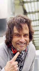 Comme Tim Howar, attendre est une chose du passé chez Dentakay ! Votre  sourire radieux vous attend., •Réservez une consultation médicale gratuite  maintenant à partir du lien mentionné dans la bio, •, ...