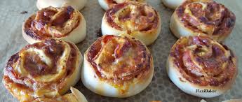Opgerolde Pizza Met Prosciutto Bolognaisesaus En Gruyere Rolled Pizza With Prosciutto Bolognese Gebak Kerst