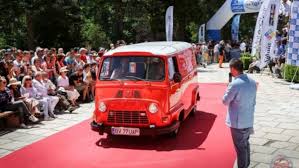 Dacia d6 este prima autoutilitară fabricată vreodată de automobile dacia, fiind o asamblare în sistem ckd a modelului francez renault estafette. Dacia Interzisa De Elena Ceausescu Cea Mai Rara Masina Dacia Supravietuieste Si Azi E Fantastic Cum Poate Sa Arate Cum O Poti Recunoaste Pe Strada Sport Ro