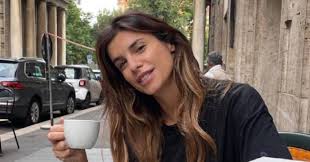 Elle a un frère nommé luigi, diplômé de l'université de sassari, également radiologue. Elisabetta Canalis Torna In Italia Il Fatto Quotidiano