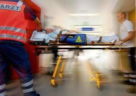 Notärzte sprechen über ihren alltag. Thuringen Traktoruberschlag Schwerverletzt Nach Hause Gelaufen Und Notarzt Gerufen Thuringen Insudthuringen