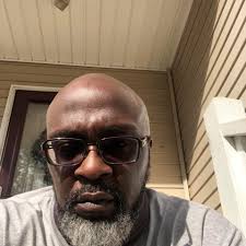 What are the good or bad experiences with Brookstone management?