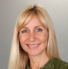 Lisa Roundtree's Instagram, Twitter & Facebook