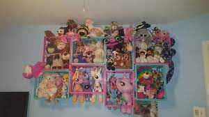 Stuffed Animal Storage On Wall With Milk Crates Affordable Stuffed Animal Storage Stuffed Animal Displays Diy Stuffed Animals