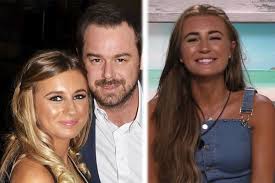 Demi entered the villa on day 16 and came third place alongside luke mabbott on day 43. Love Island Fans Confused By Demi Jones Make Up Fail Celebrity Heat