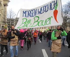 Veranstaltungen in berlin wurden offiziell verboten. Berlin 50 000 At The Demo We Ve Had Enough Organic Market Info